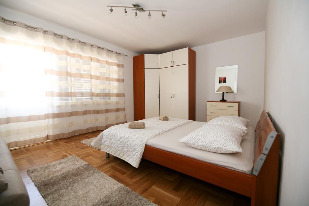 Apartment Merica Slatine Eksteriør bilde